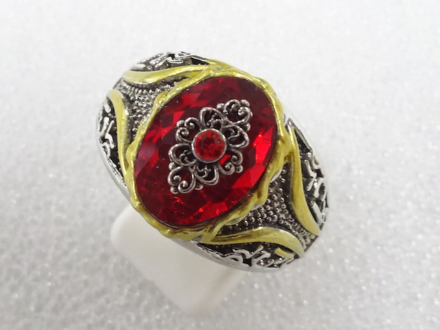 JAPANESE KIMONO / ANTIQUE COLORED STONE RING (SIZE 28)
